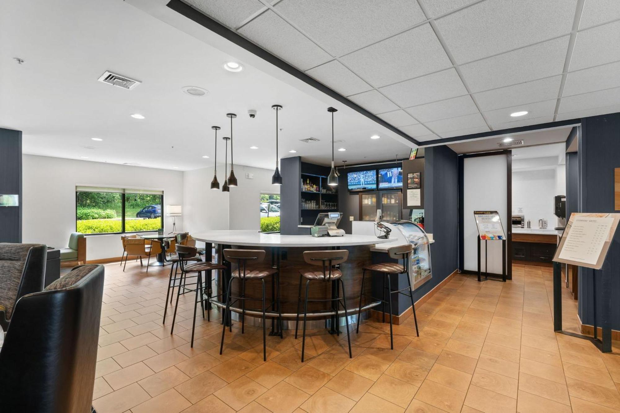 Courtyard Burlington 3*